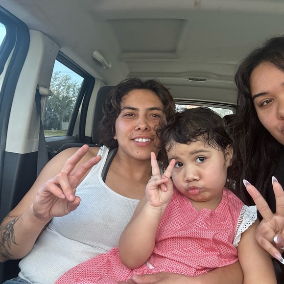 Meet your Posher, Arielle - Picture 2 of 16